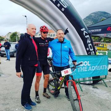 Uspešno dirkanje v Srbiji, Belak do zmage na Braču 1